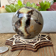 Load image into Gallery viewer, Septarian 64mm Sphere