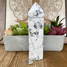 Load image into Gallery viewer, Howlite Tower