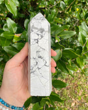 Load image into Gallery viewer, Howlite Tower