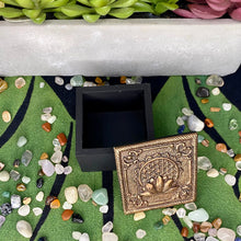 Load image into Gallery viewer, Small Flower of Life Storage Box