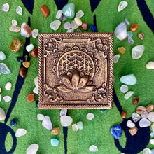 Load image into Gallery viewer, Small Flower of Life Storage Box