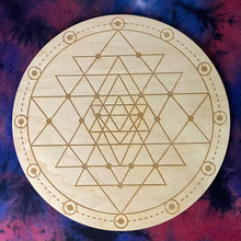 Load image into Gallery viewer, Sri Yantra Crystal Grid