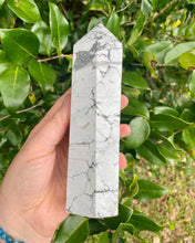 Load image into Gallery viewer, Howlite Tower