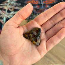 Load image into Gallery viewer, Tigers Eye Triquetra
